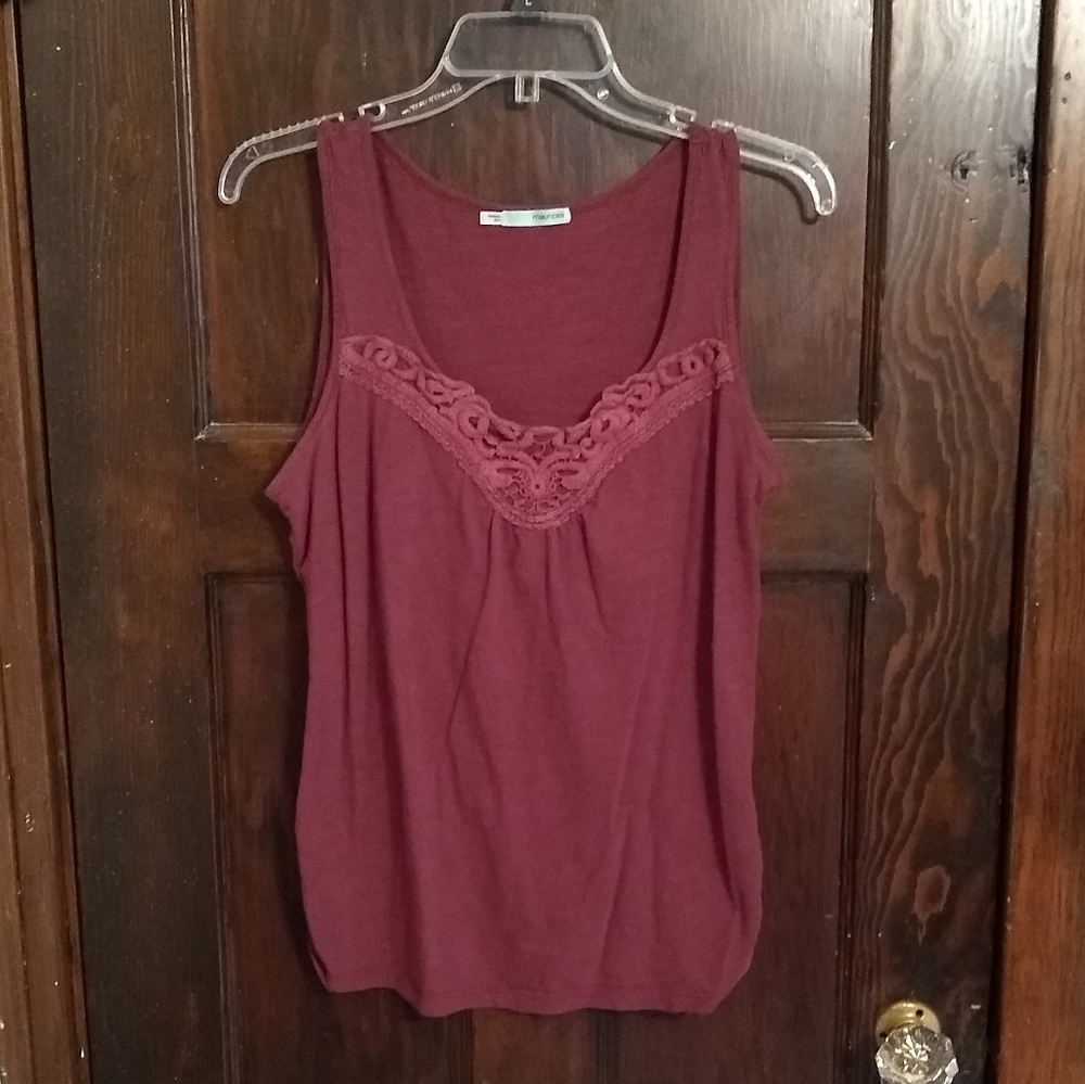 maroon ruched tank with crochet detailing